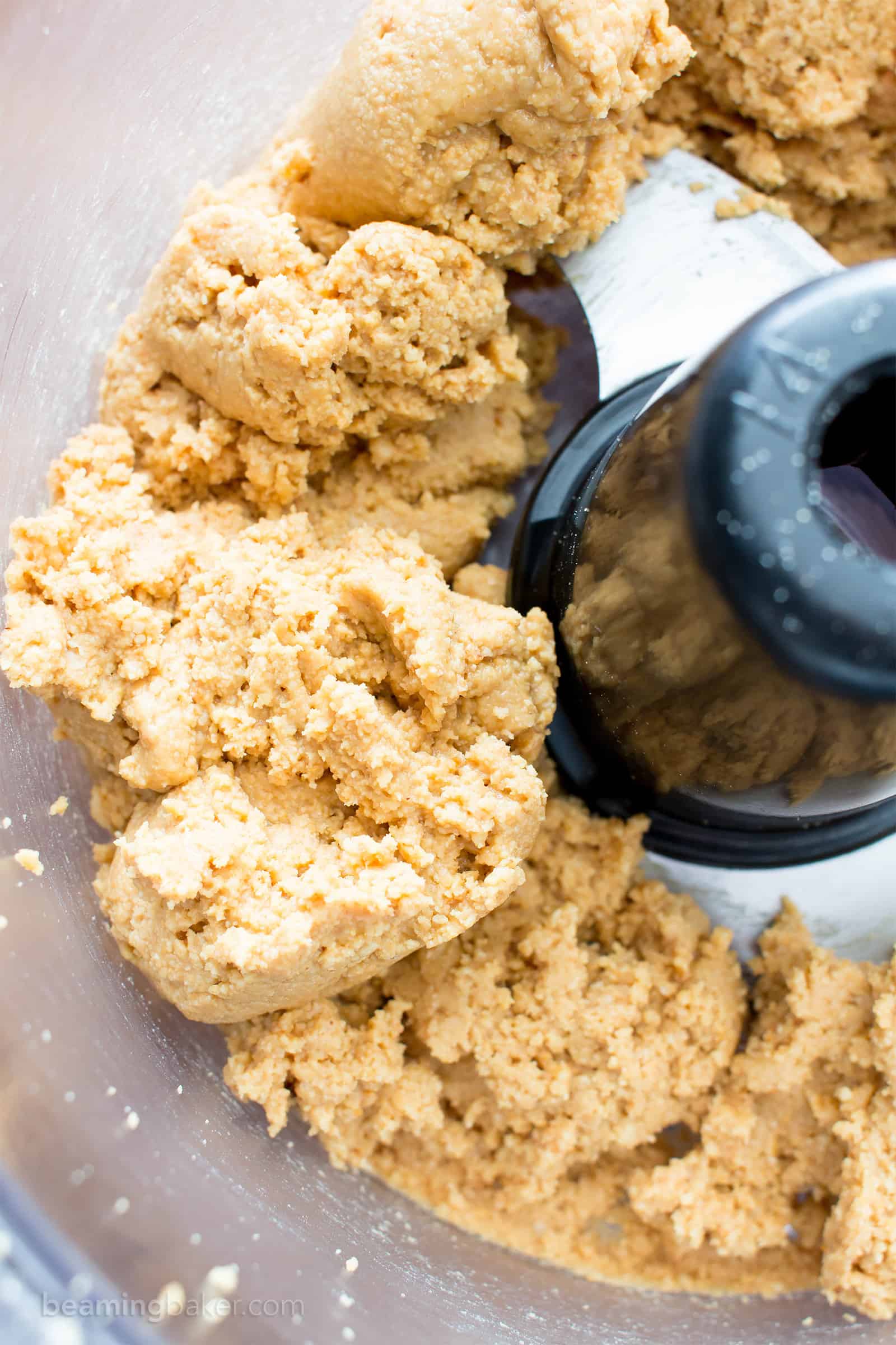 How to Make Homemade Peanut Butter: a step-by-step tutorial and video guide on how to make smooth, creamy homemade peanut butter. #Vegan #GlutenFree #DairyFree #DIY #Homemade | Recipe on BeamingBaker.com